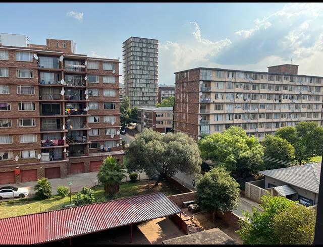 4.5 BEDROOM APARTMENT SOLD IN SUNNYSIDE